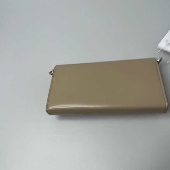 Givenchy 4G Wallet Beige Dune $990 - Picture 3 of 5